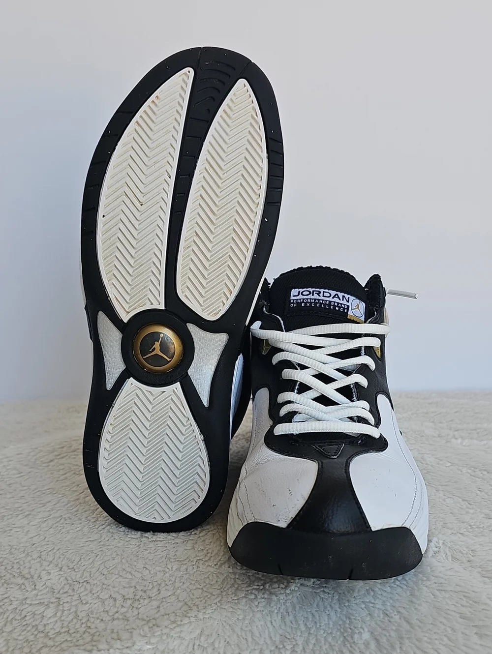 ​Jordan Jumpman Team 1 Black White Gold Size [7.5] Great Condition